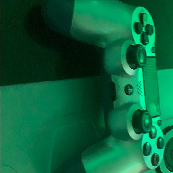 PS4 - Picture 7 of 10